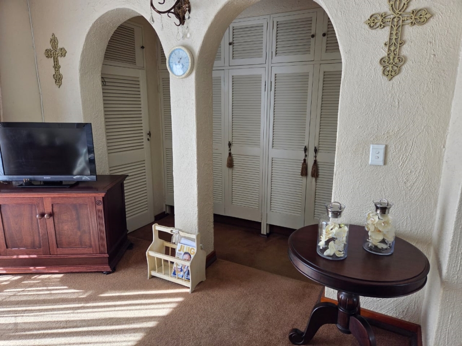 5 Bedroom Property for Sale in Frankfort Free State